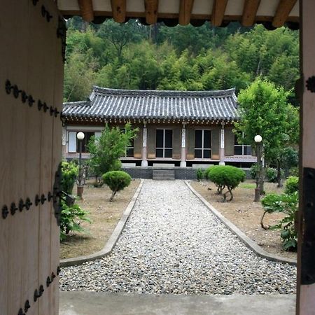 Goseong Choi Pilgan`s Old House Goseong (Gyeongsang) Exterior foto