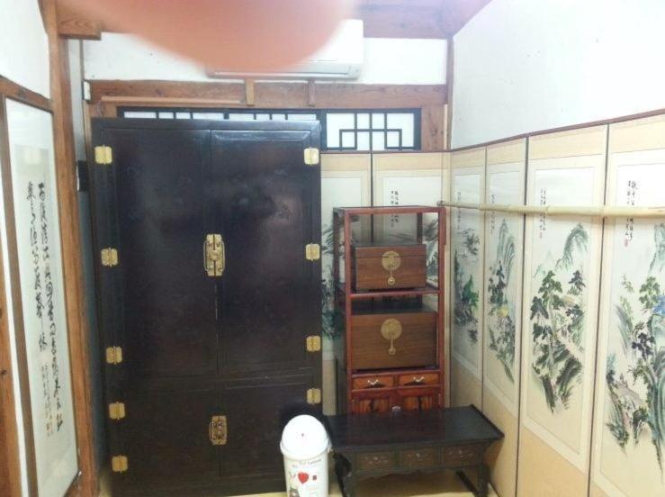 Goseong Choi Pilgan`s Old House Goseong (Gyeongsang) Quarto foto