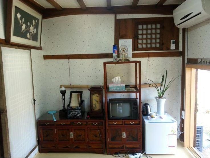 Goseong Choi Pilgan`s Old House Goseong (Gyeongsang) Quarto foto