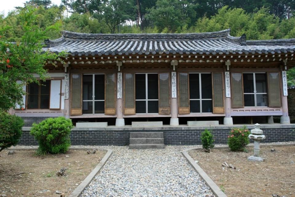 Goseong Choi Pilgan`s Old House Goseong (Gyeongsang) Exterior foto